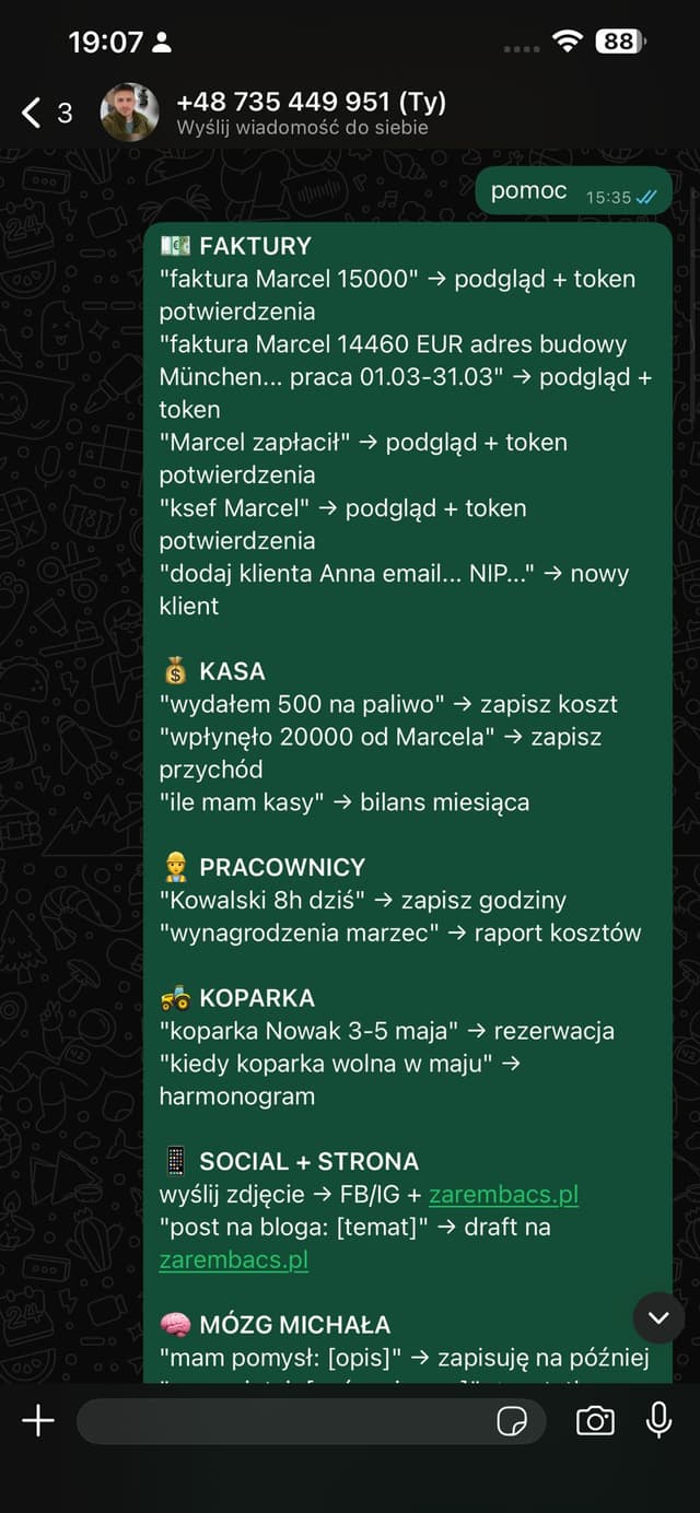Rozmowa WhatsApp z AI asystentem — menu pomocy z listą funkcji: faktury, kasa, pracownicy, koparka, social media, mózg Michała